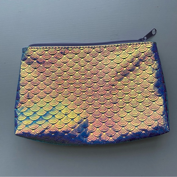 Mermaid Iridescent Rainbow Oil Slick Travel Bag Toiletry Bag - Picture 2 of 7